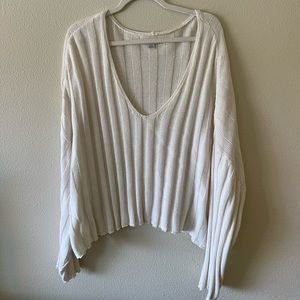 AMERICAN EAGLE CROPPED VNECK SWEATER